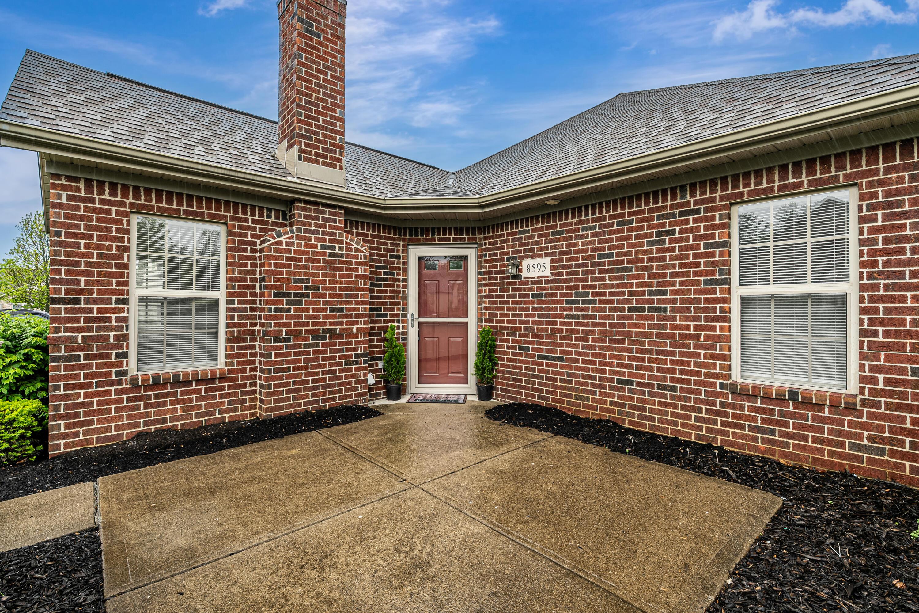 8595 Stonewoods Lane, Powell, Ohio image 33