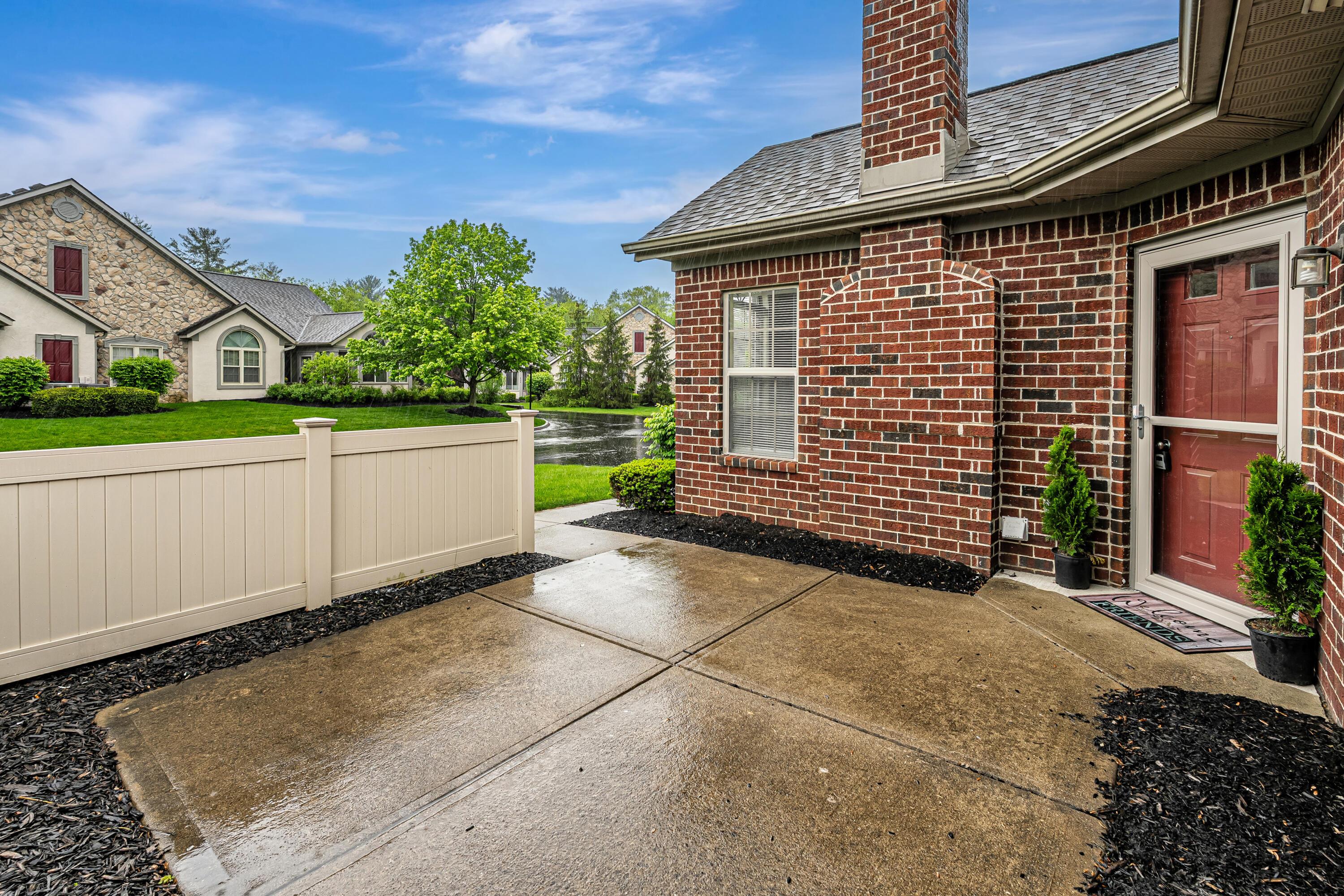 8595 Stonewoods Lane, Powell, Ohio image 3
