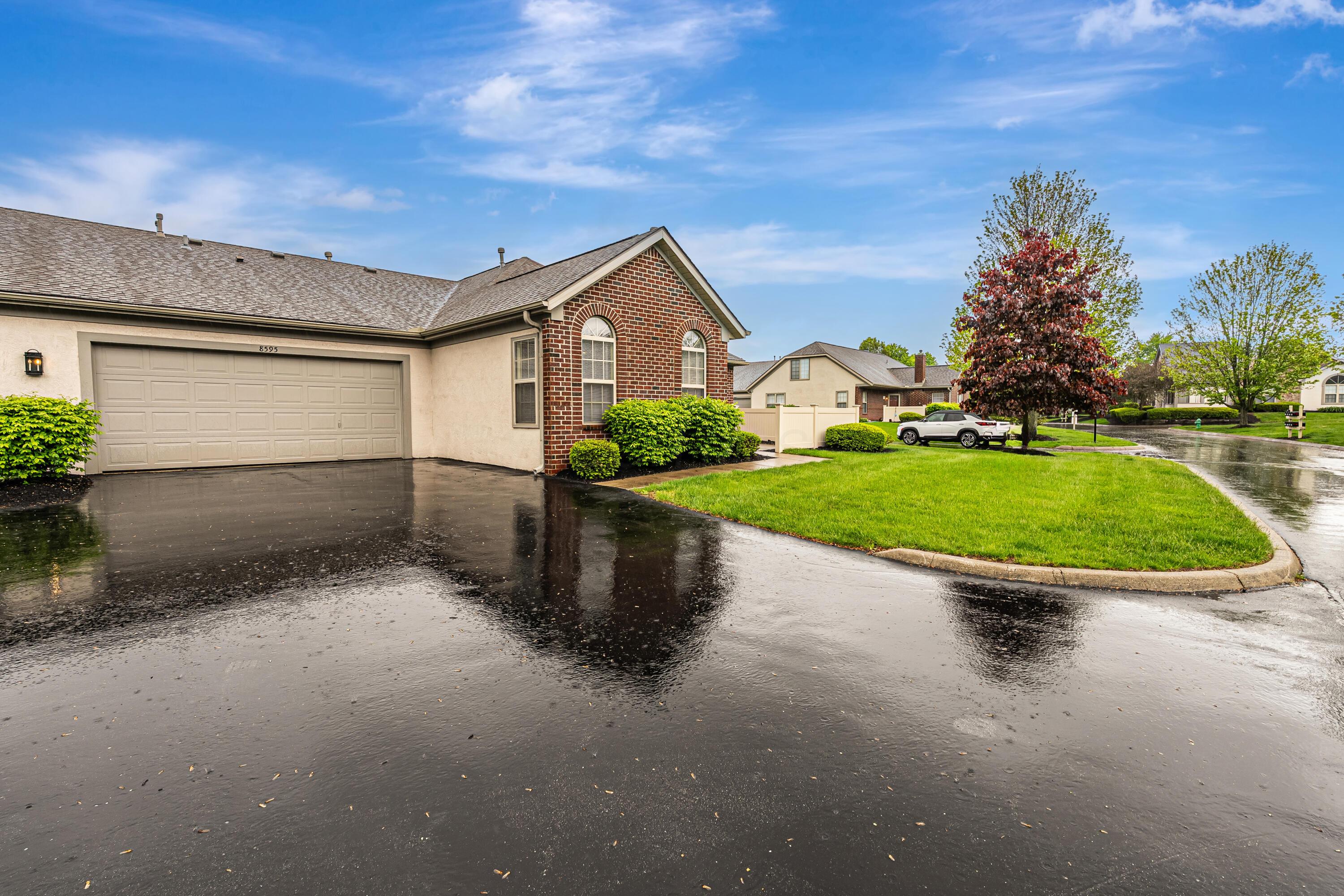 8595 Stonewoods Lane, Powell, Ohio image 2