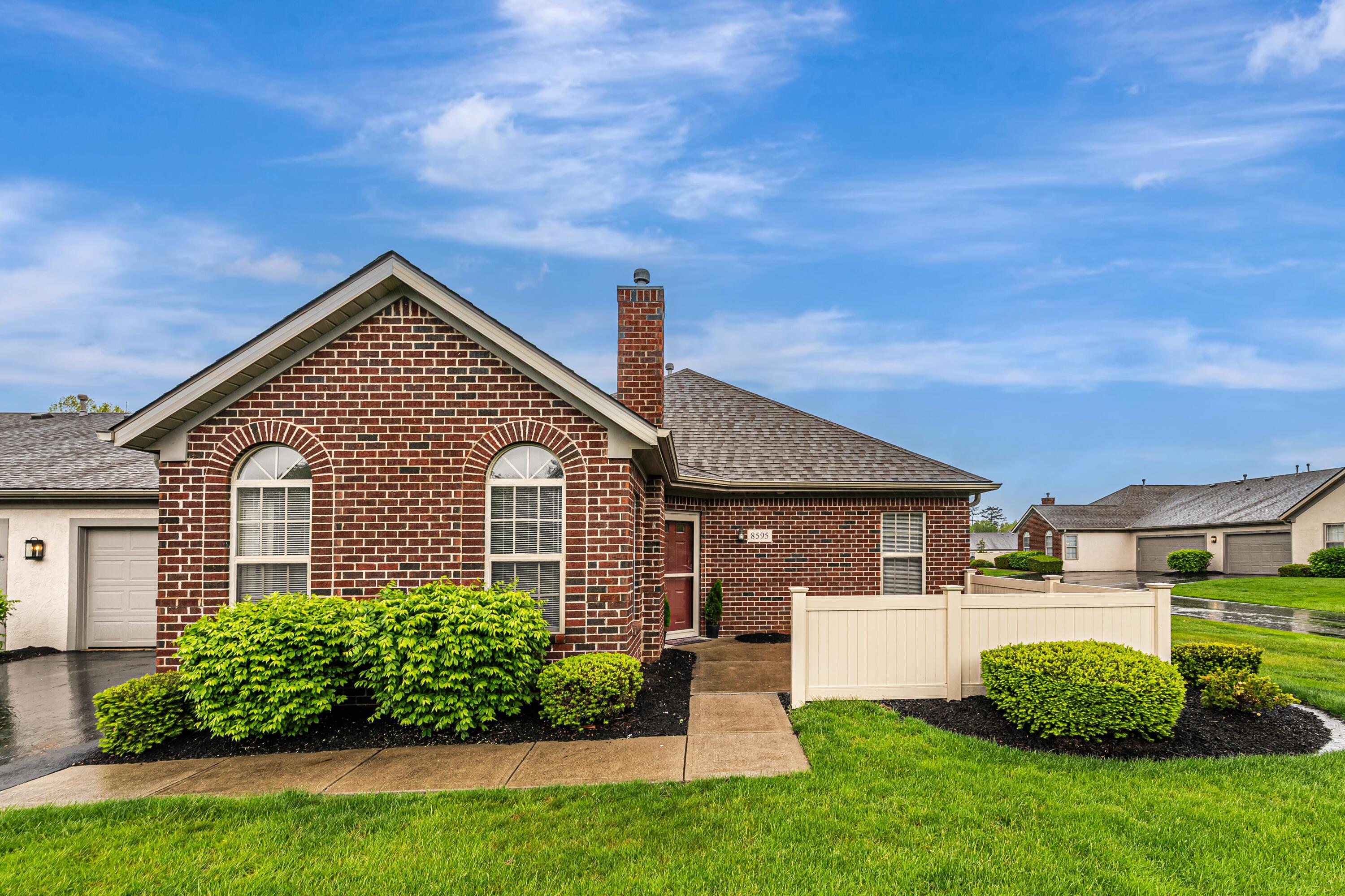 8595 Stonewoods Lane, Powell, Ohio image 36