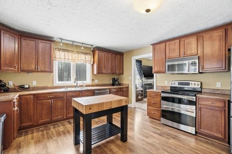 Tiny photo for 260 California Avenue, Springfield, OH 45505 (MLS # 226002723)