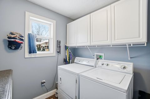 Tiny photo for 260 California Avenue, Springfield, OH 45505 (MLS # 226002723)