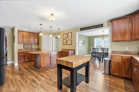 Tiny photo for 260 California Avenue, Springfield, OH 45505 (MLS # 226002723)