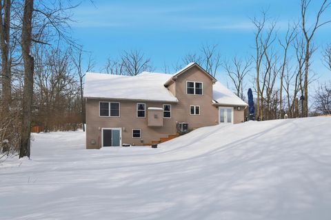 Tiny photo for 260 California Avenue, Springfield, OH 45505 (MLS # 226002723)