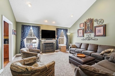 Tiny photo for 260 California Avenue, Springfield, OH 45505 (MLS # 226002723)