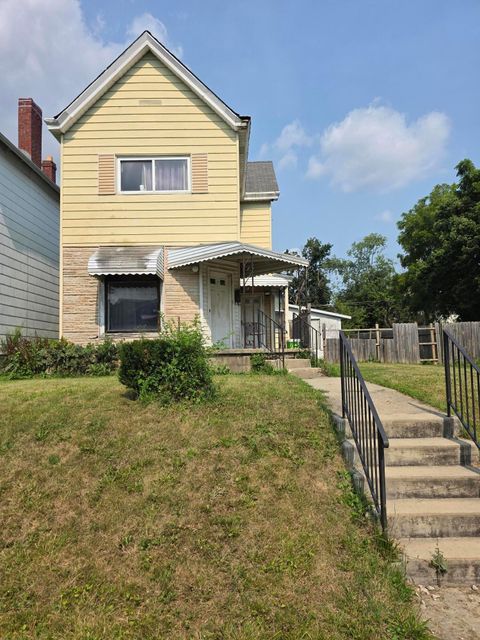 Photo of 116 Clarendon Avenue, Columbus, OH 43223 (MLS # 226027834)