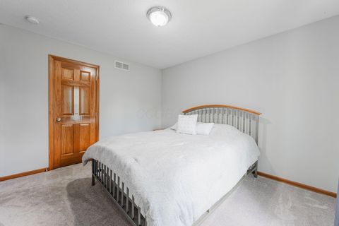 Tiny photo for 516 Ivyside Square, Westerville, OH 43082 (MLS # 226022769)
