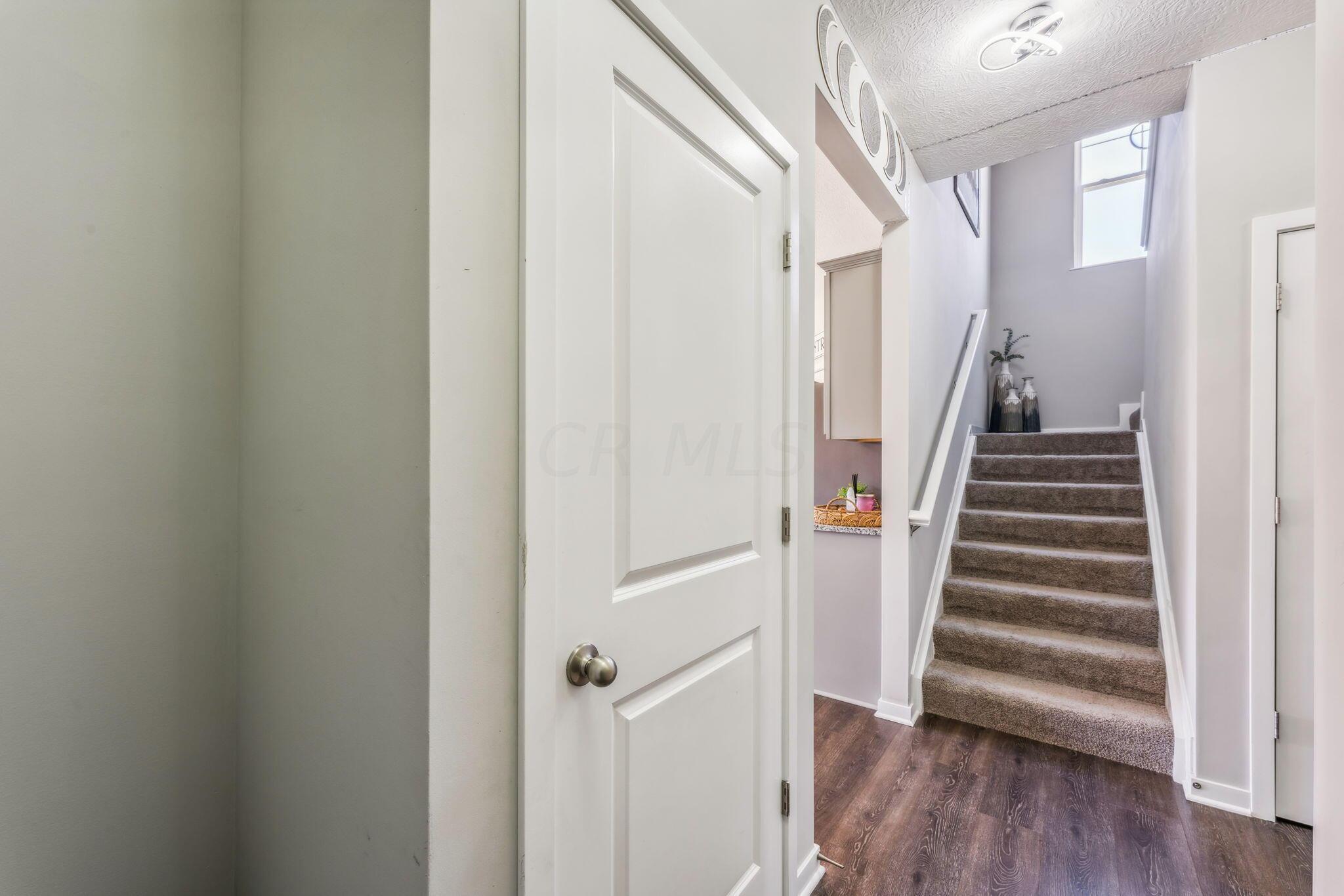 105 Mayfield Drive, Granville, Ohio image 8