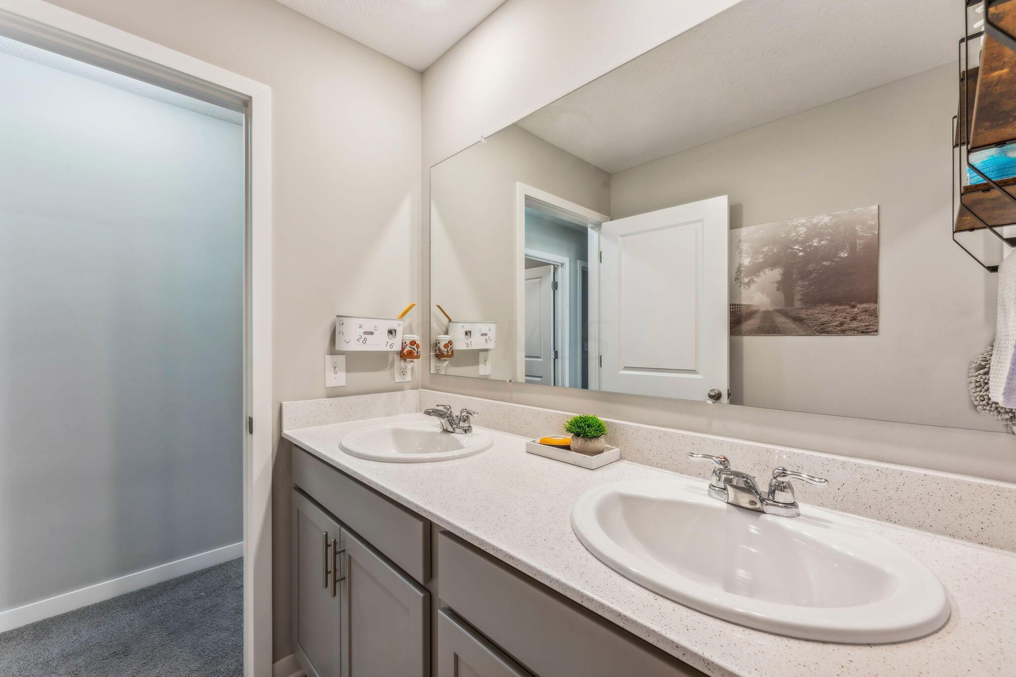 105 Mayfield Drive, Granville, Ohio image 31