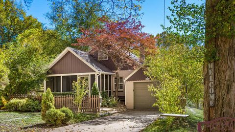 Tiny photo for 343 W Maple Street, Granville, OH 43023 (MLS # 225039545)