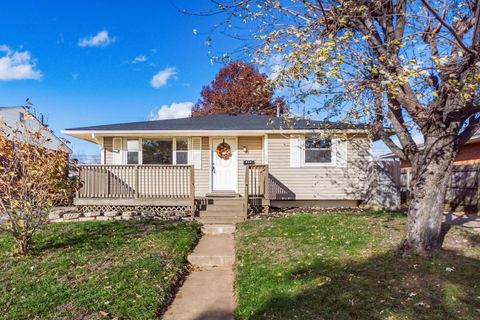 Photo of 202 Calahan Road, Columbus, OH 43207 (MLS # 225042905)