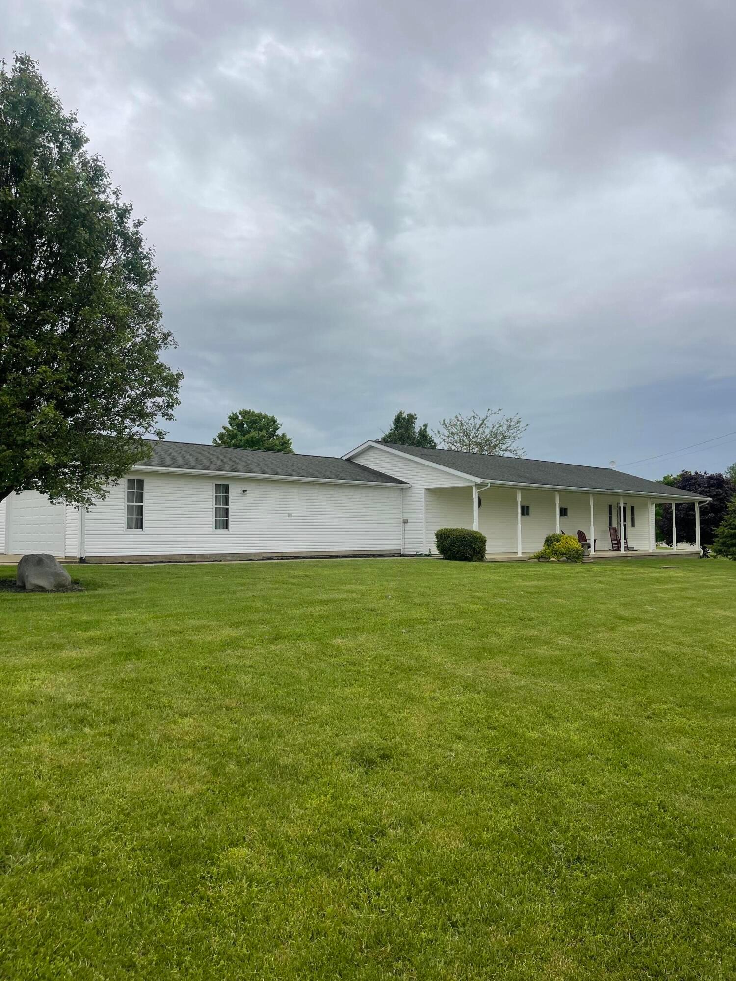 1052 Beehive Grove, Grove City, Ohio image 3