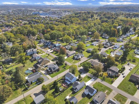 Tiny photo for 359 W 4th Street, Chillicothe, OH 45601 (MLS # 225039630)