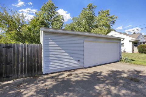 Tiny photo for 359 W 4th Street, Chillicothe, OH 45601 (MLS # 225039630)