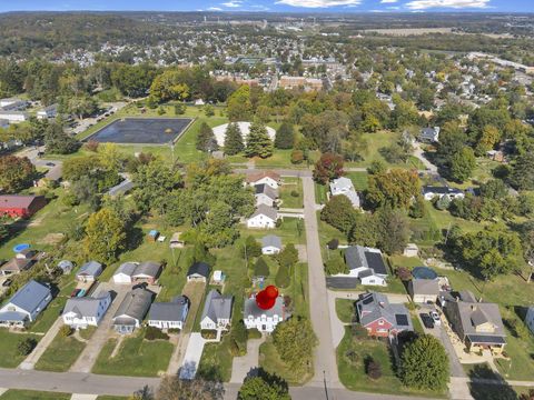 Tiny photo for 359 W 4th Street, Chillicothe, OH 45601 (MLS # 225039630)