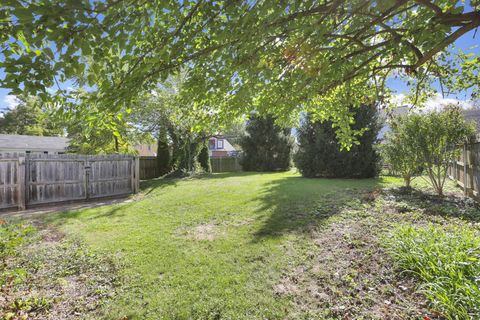 Tiny photo for 359 W 4th Street, Chillicothe, OH 45601 (MLS # 225039630)
