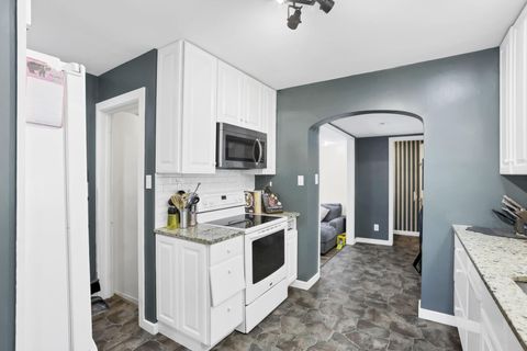 Tiny photo for 359 W 4th Street, Chillicothe, OH 45601 (MLS # 225039630)