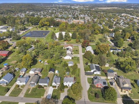 Tiny photo for 359 W 4th Street, Chillicothe, OH 45601 (MLS # 225039630)