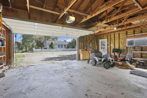 Tiny photo for 359 W 4th Street, Chillicothe, OH 45601 (MLS # 225039630)