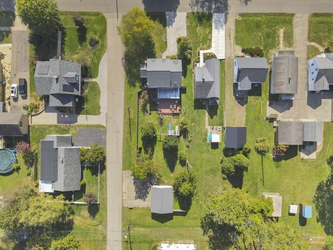 Tiny photo for 359 W 4th Street, Chillicothe, OH 45601 (MLS # 225039630)