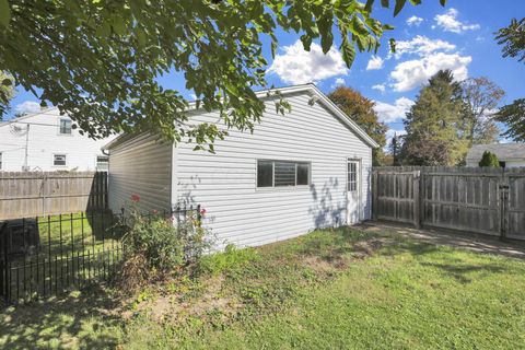 Tiny photo for 359 W 4th Street, Chillicothe, OH 45601 (MLS # 225039630)