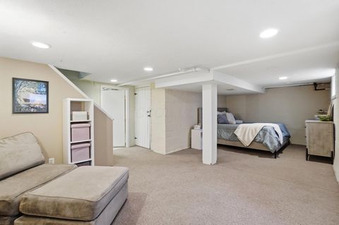 Tiny photo for 35 Hiawatha Avenue, Westerville, OH 43081 (MLS # 225042097)