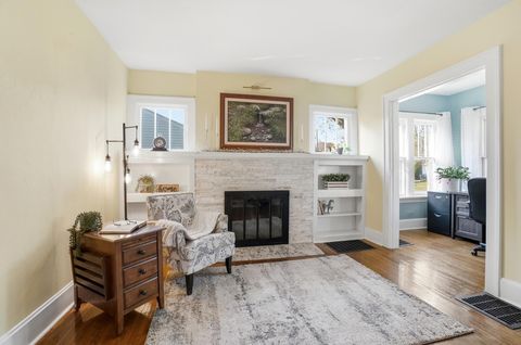 Tiny photo for 35 Hiawatha Avenue, Westerville, OH 43081 (MLS # 225042097)