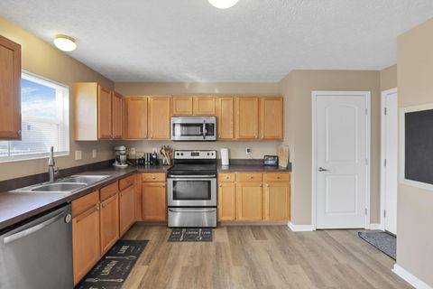 Tiny photo for 2415 Angelfire Drive, Grove City, OH 43123 (MLS # 225045245)