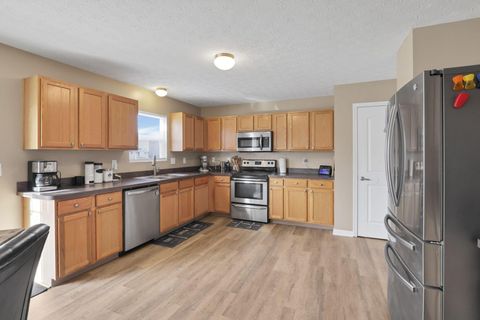 Tiny photo for 2415 Angelfire Drive, Grove City, OH 43123 (MLS # 225045245)