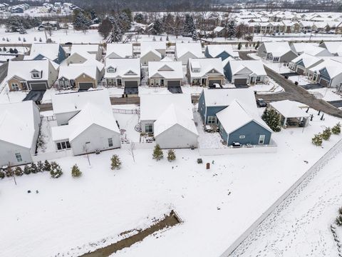 Tiny photo for 5744 Caulfield Lane, Dublin, OH 43016 (MLS # 225044829)