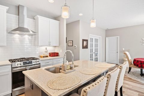 Tiny photo for 5744 Caulfield Lane, Dublin, OH 43016 (MLS # 225044829)