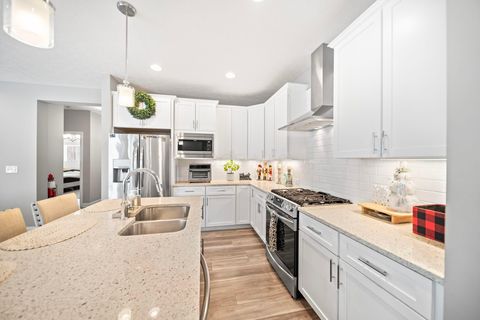 Tiny photo for 5744 Caulfield Lane, Dublin, OH 43016 (MLS # 225044829)