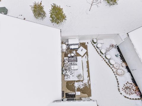 Tiny photo for 5744 Caulfield Lane, Dublin, OH 43016 (MLS # 225044829)