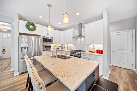 Tiny photo for 5744 Caulfield Lane, Dublin, OH 43016 (MLS # 225044829)