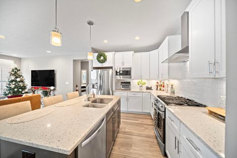 Tiny photo for 5744 Caulfield Lane, Dublin, OH 43016 (MLS # 225044829)