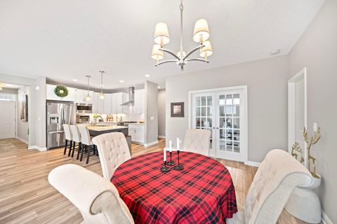 Tiny photo for 5744 Caulfield Lane, Dublin, OH 43016 (MLS # 225044829)