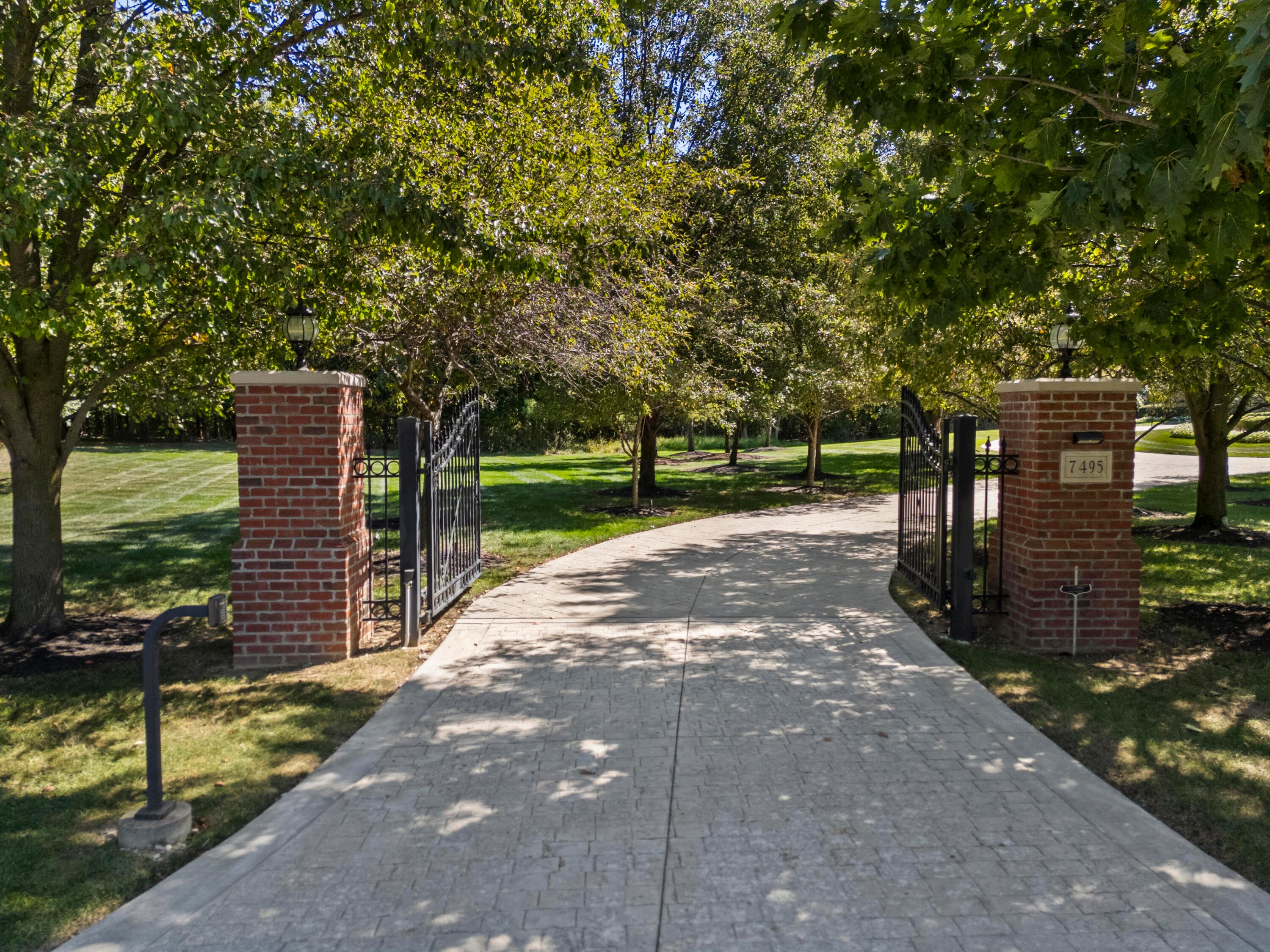 7495 Bridlespur Lane