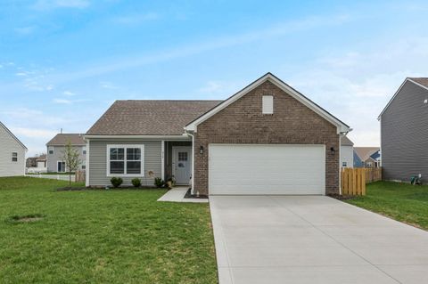 Photo of 414 Quincy Circle, London, OH 43140 (MLS # 226010766)