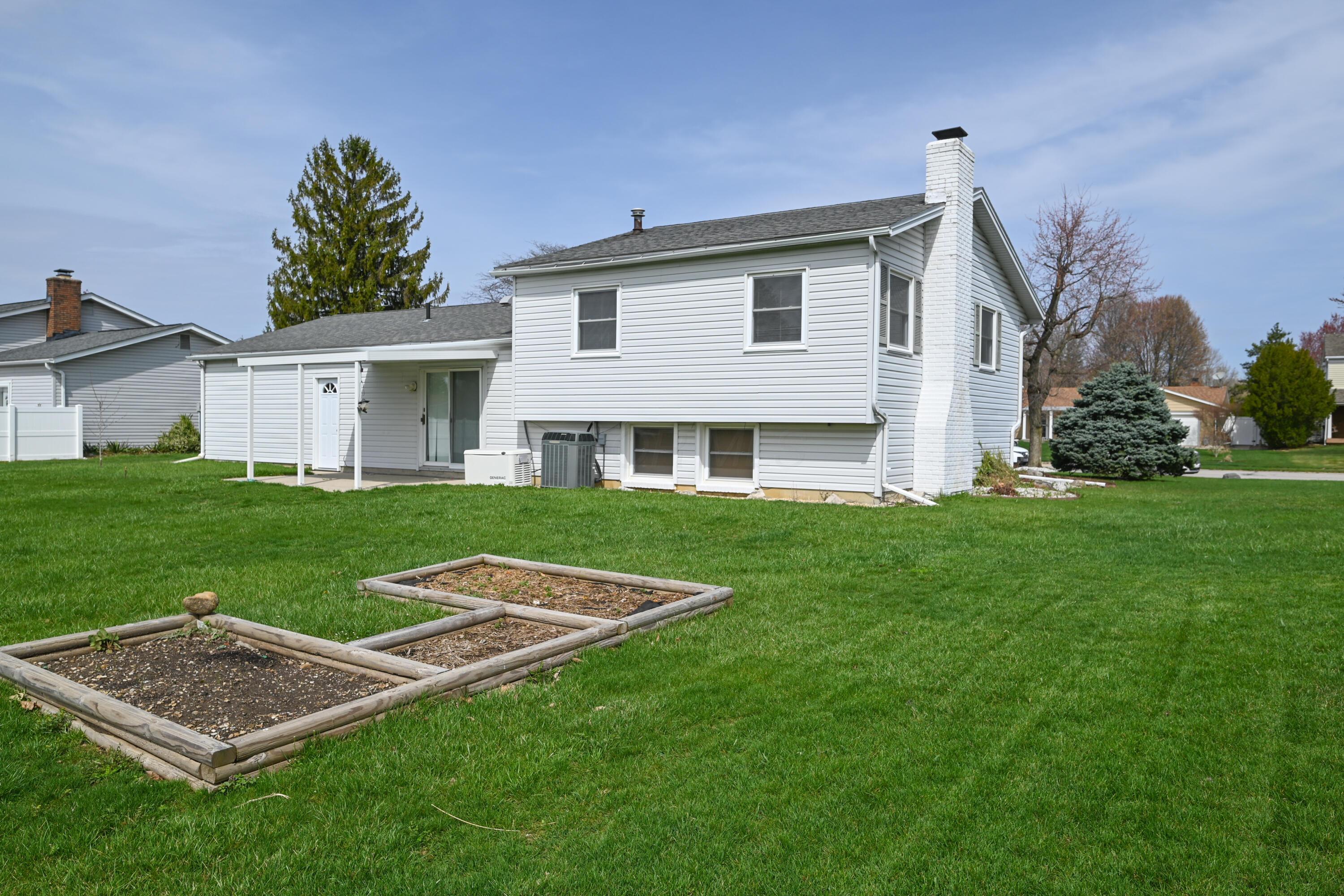 1035 Amboise Drive, Marion, Ohio image 33