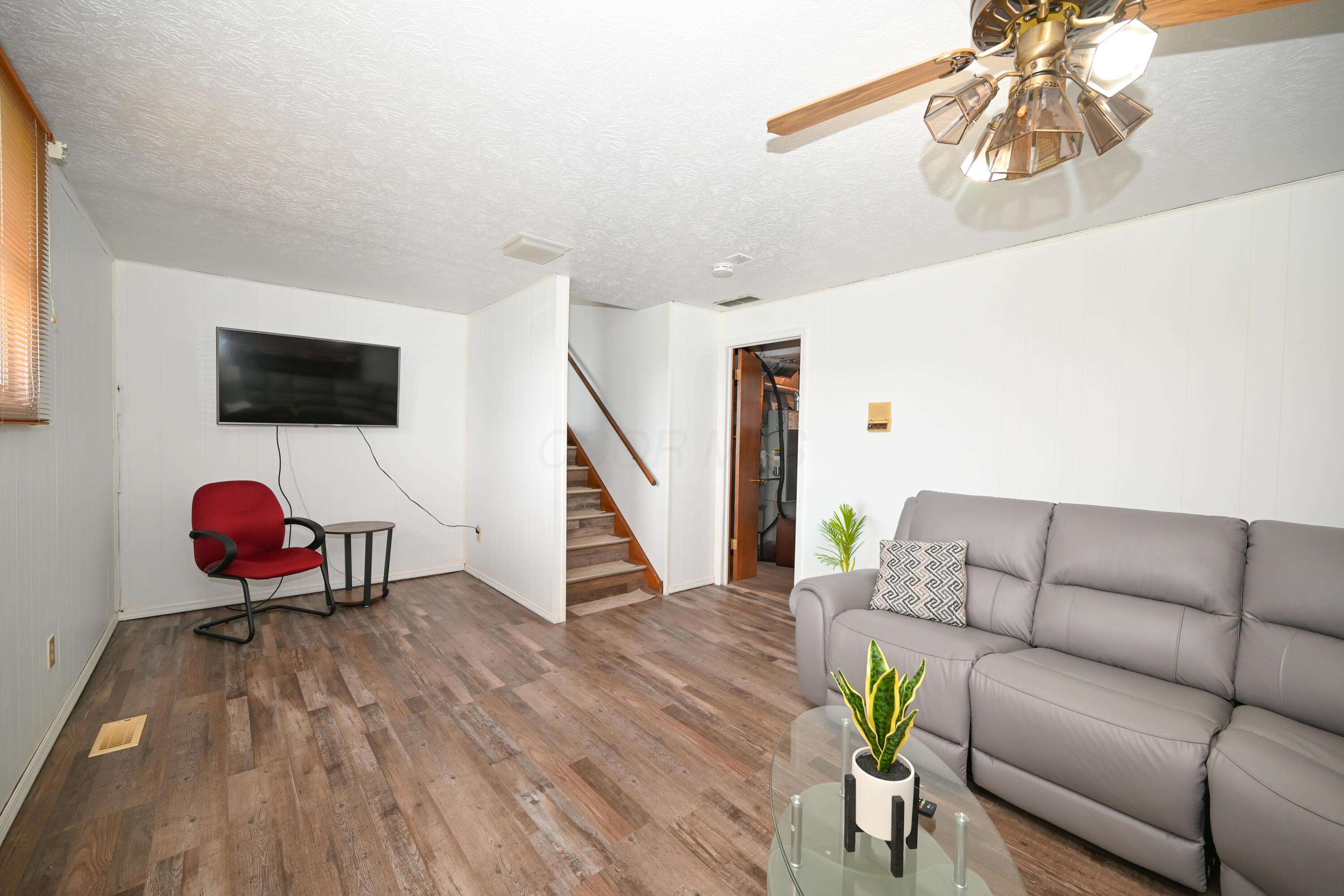 1035 Amboise Drive, Marion, Ohio image 10