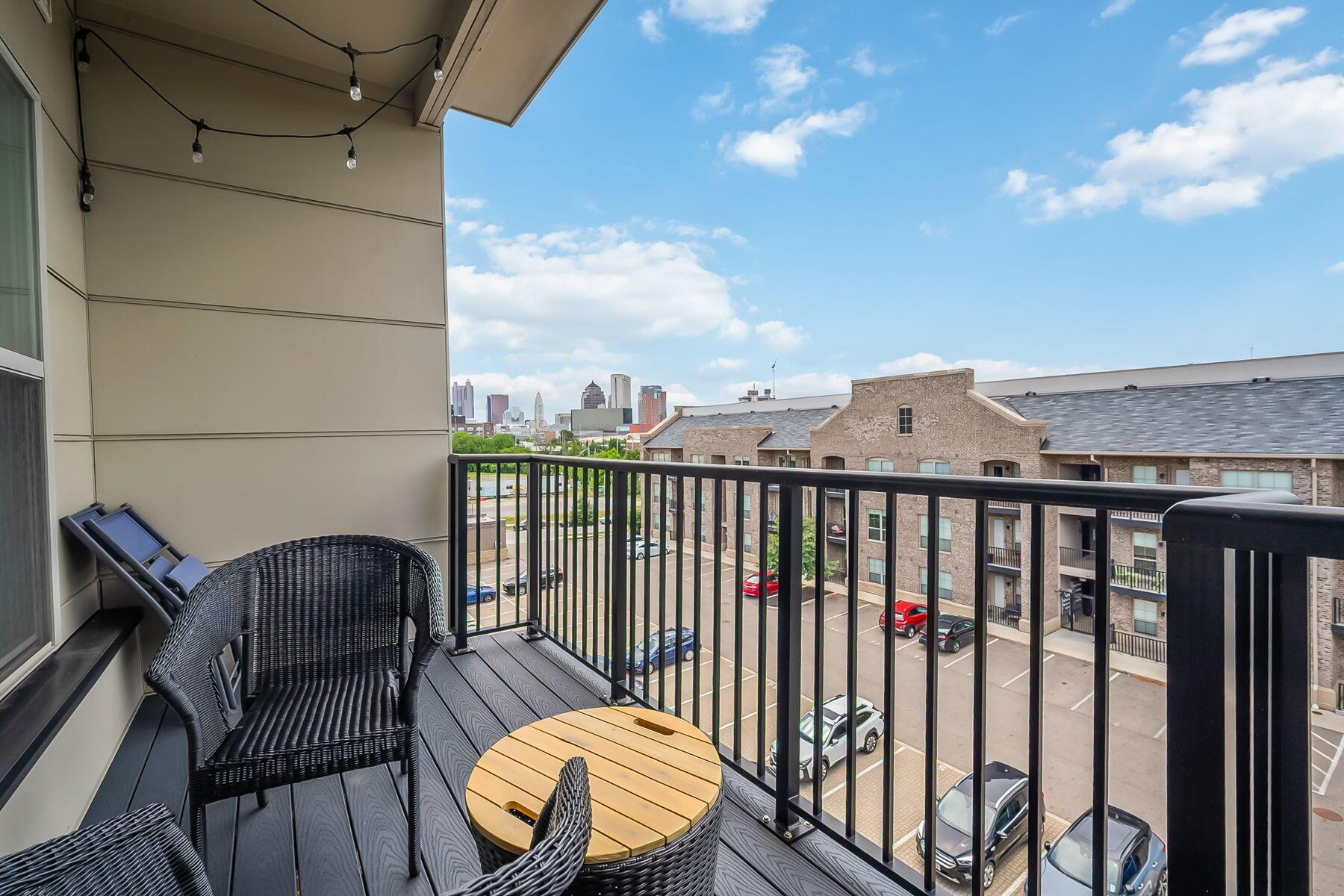 Columbus, Ohio 43215, United States, 2 Bedrooms Bedrooms, ,2 BathroomsBathrooms,Residential,Active,203027