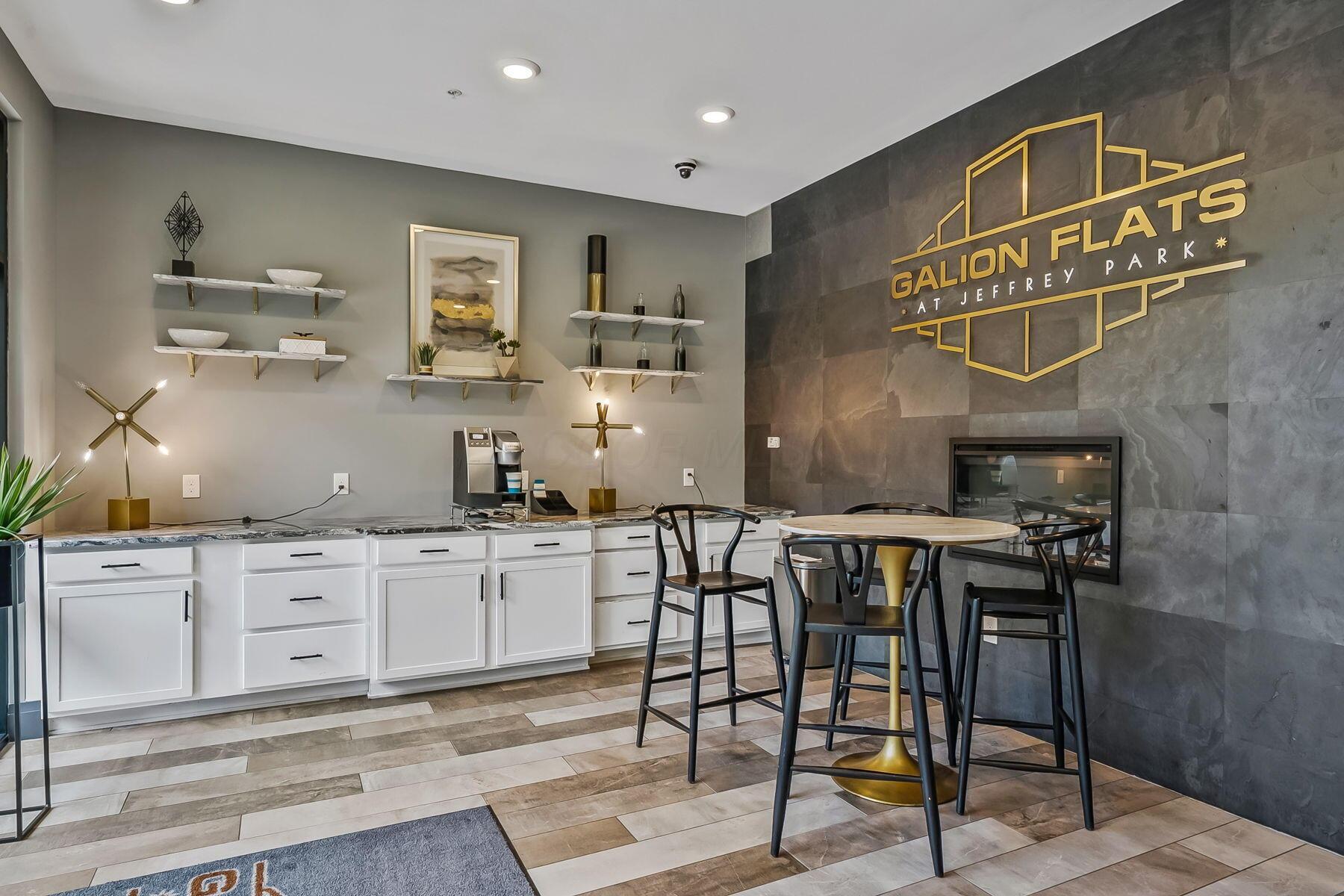 Columbus, Ohio 43215, United States, 2 Bedrooms Bedrooms, ,2 BathroomsBathrooms,Residential,Active,203027