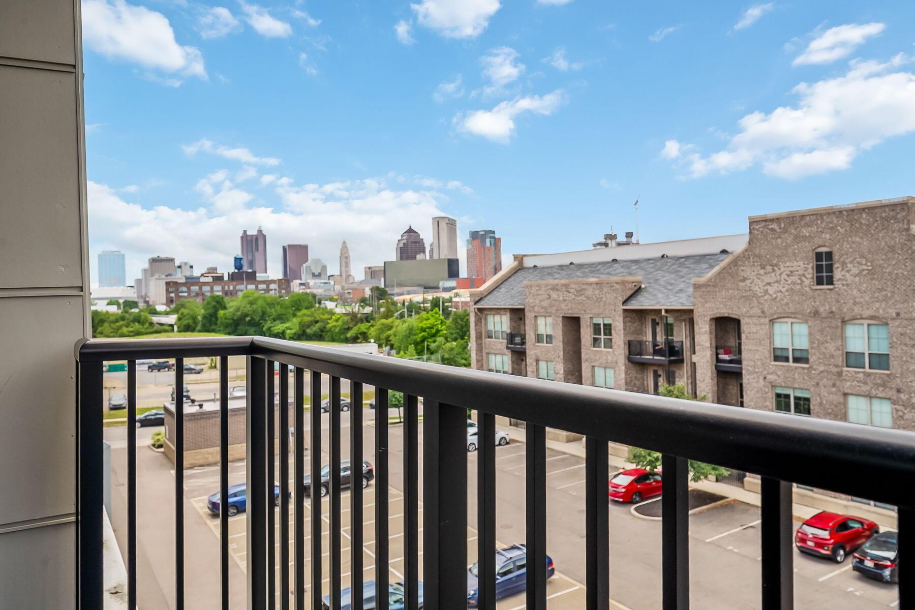 Columbus, Ohio 43215, United States, 2 Bedrooms Bedrooms, ,2 BathroomsBathrooms,Residential,Active,203027