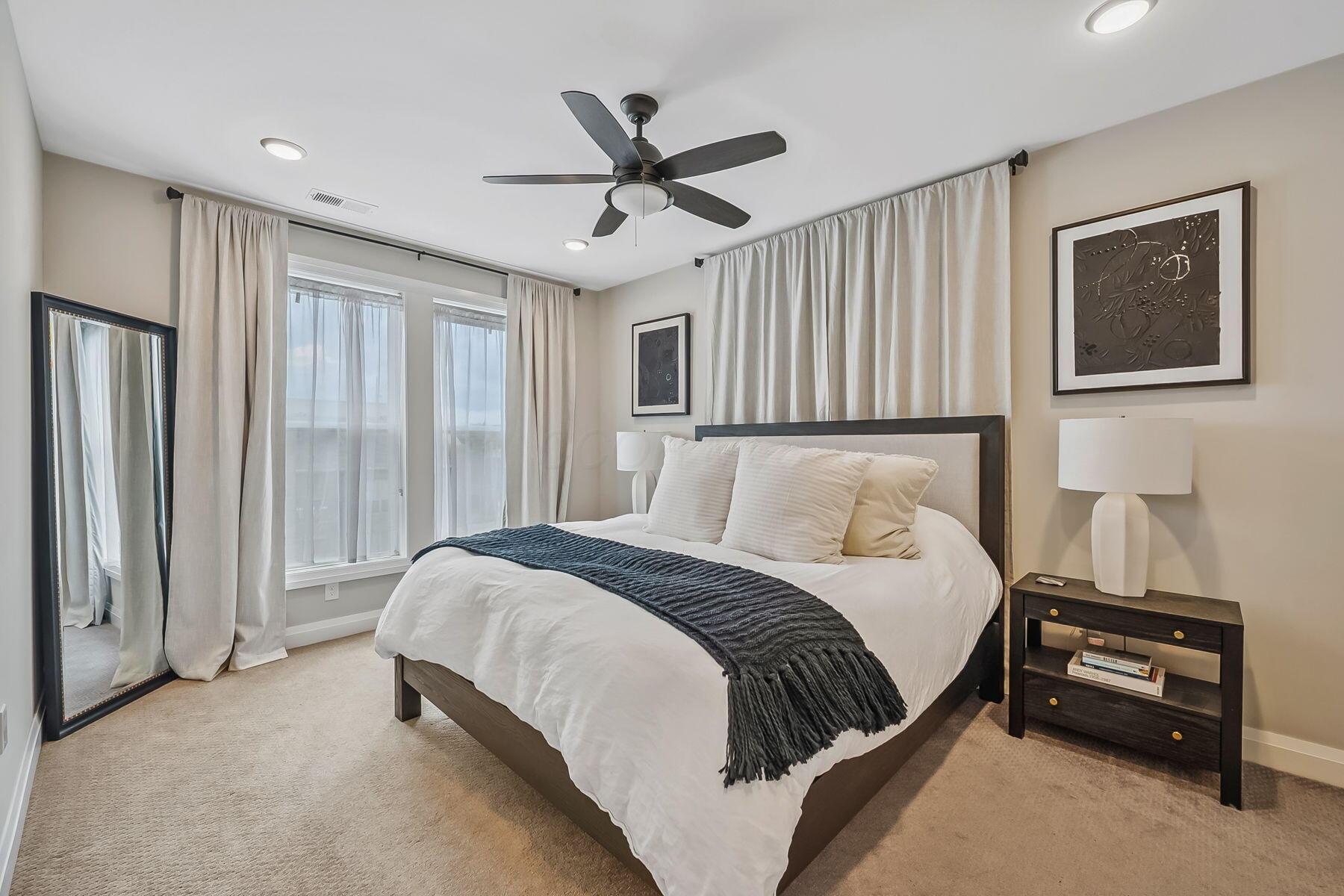 Columbus, Ohio 43215, United States, 2 Bedrooms Bedrooms, ,2 BathroomsBathrooms,Residential,Active,203027