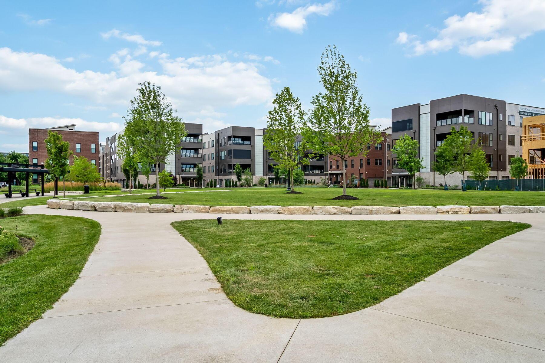 Columbus, Ohio 43215, United States, 2 Bedrooms Bedrooms, ,2 BathroomsBathrooms,Residential,Active,203027