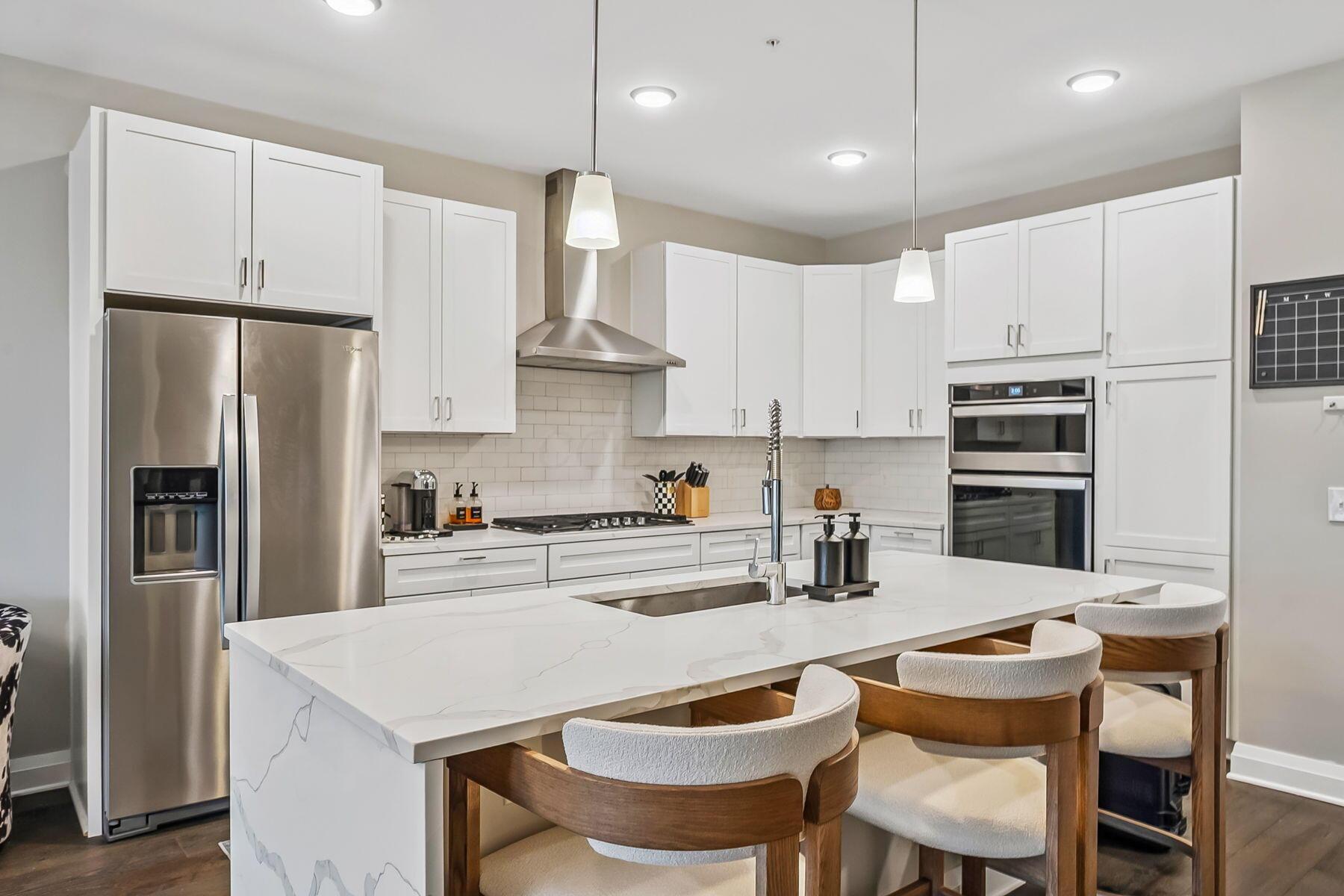 Columbus, Ohio 43215, United States, 2 Bedrooms Bedrooms, ,2 BathroomsBathrooms,Residential,Active,203027