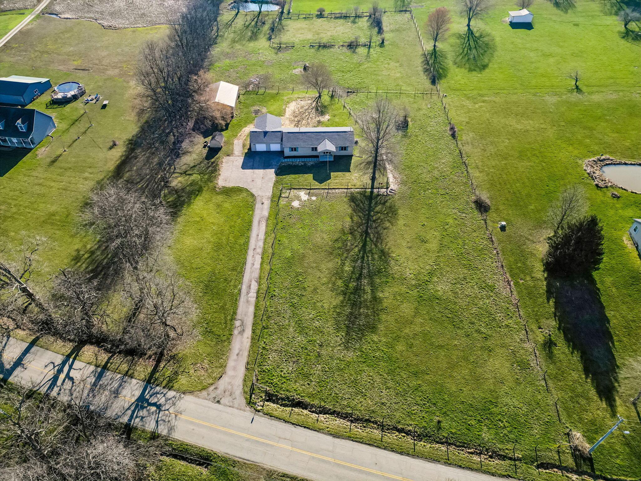2851 Gratiot Road, Newark, Ohio image 2