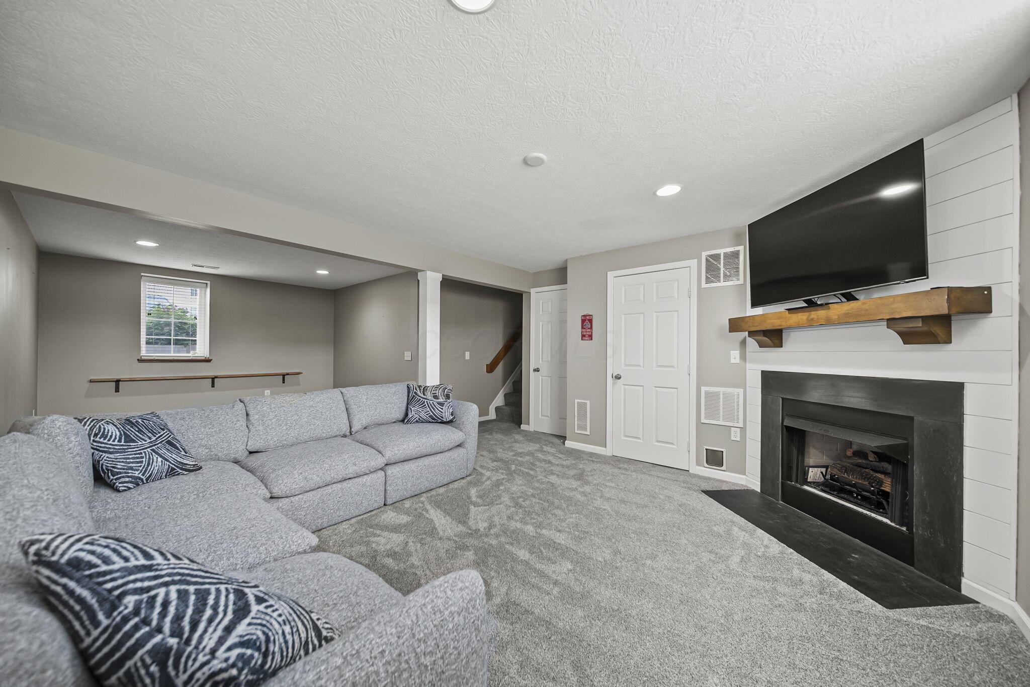 5994 Andrew John Drive, New Albany, Ohio image 33