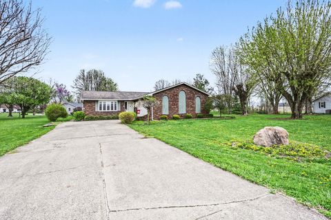Photo of 23624 Parker Court, Circleville, OH 43113 (MLS # 226010396)