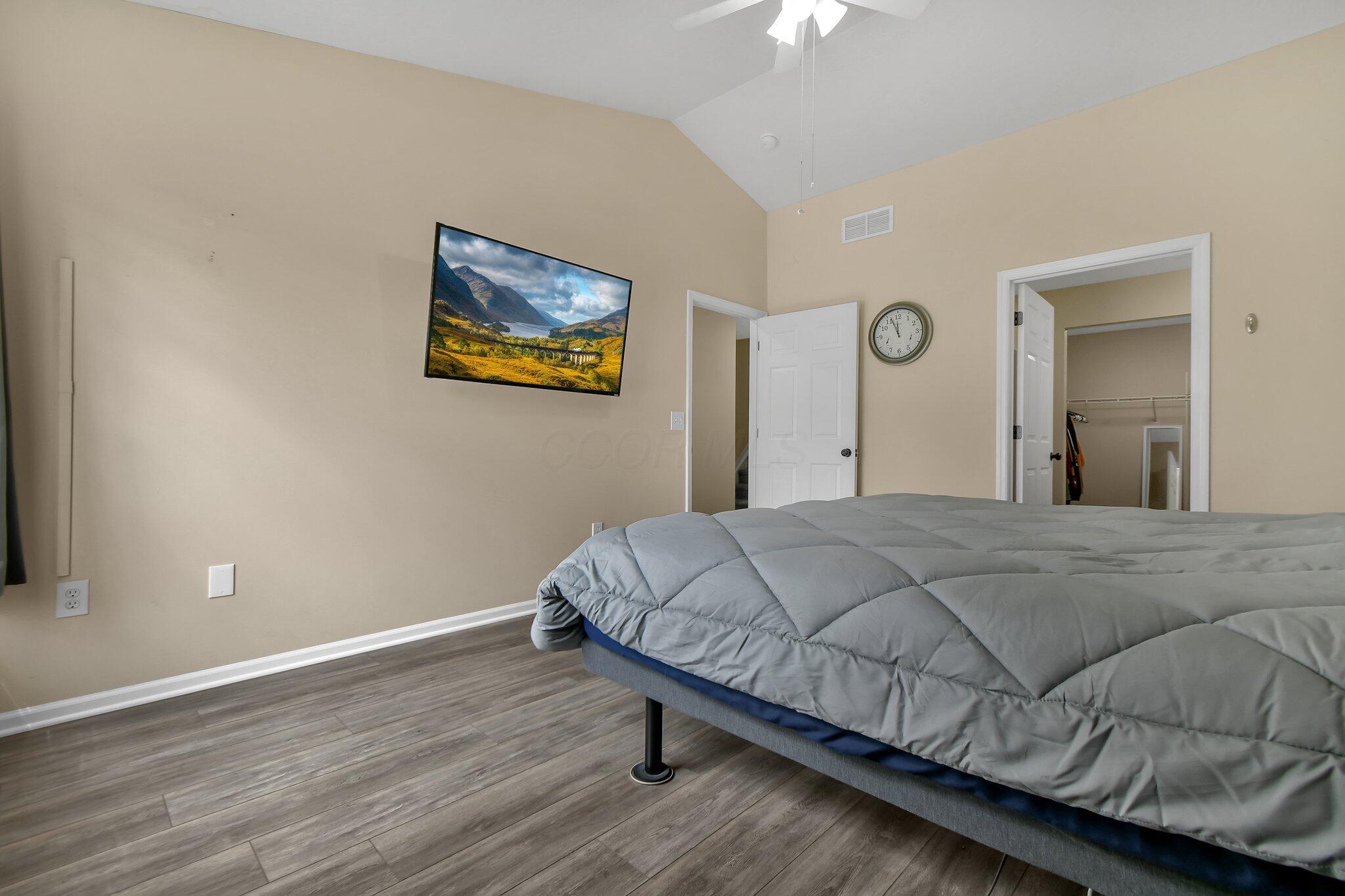 5870 Crooked Creek Boulevard, Grove City, Ohio image 24
